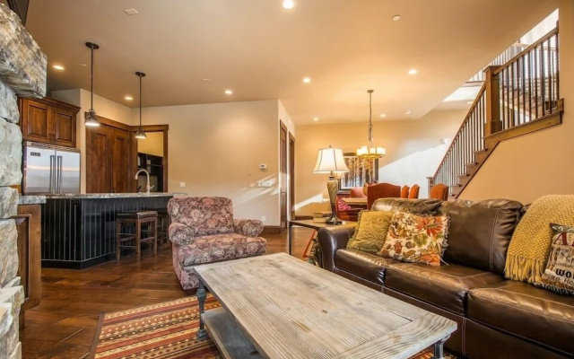 Park City Townhouse w/ Luxurious Amenities!