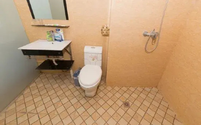 998 Business Hotel