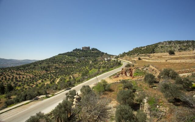 Ajloun Hotel