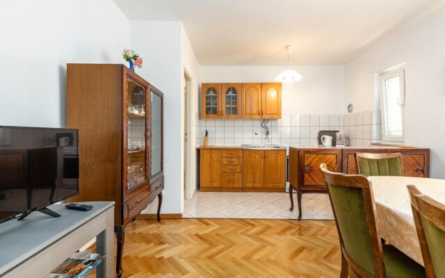 Awesome Home in Klenovica With Wifi and 5 Bedrooms