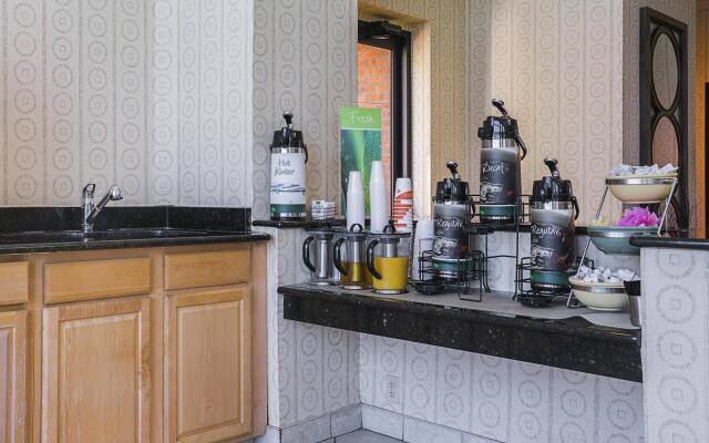 Quality Hotel Morehead City