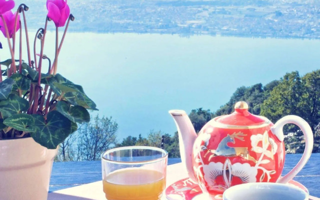 Arktos Mountain Hotel