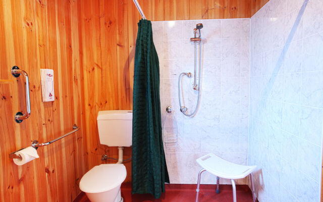 Strahan Beach Tourist Park