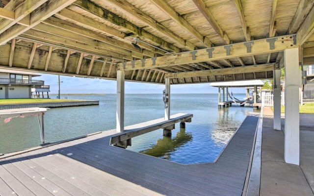 Waterfront Deck: Charming Galveston Home!