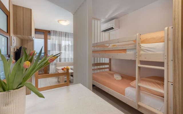 Beautiful Apartment in Crikvenica With Wifi