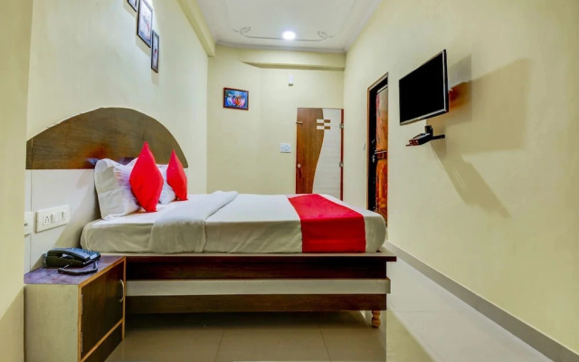 Oyo 22942 Hotel Opal