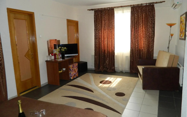 Tranzzit Hotel