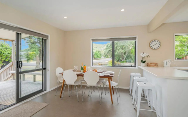 Seas the Day - Matarangi Holiday Home