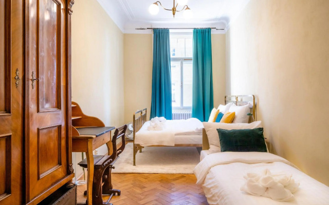 Luxurious Kafka family apt in Old Town