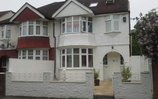 Bnb East Acton W3 7dd