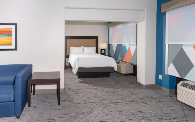 Holiday Inn Express & Suites Jacksonville Airport by IHG