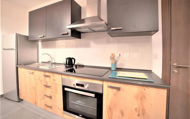 Elise Apartments