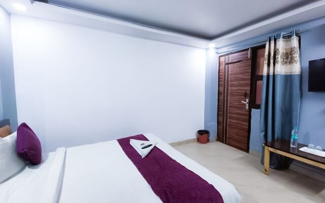 Roomshala 039 Hotel Rk