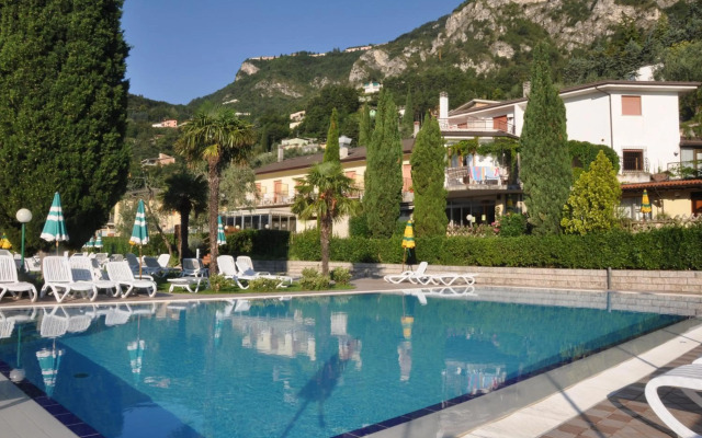 Hotel Bazzanega