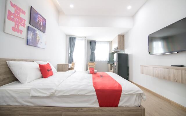 RedDoorz Plus @ Nguyen Van Troi