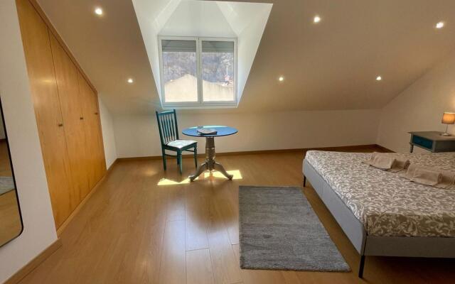 Vita Portucale 2 Bedroom Apartment Campo Ourique
