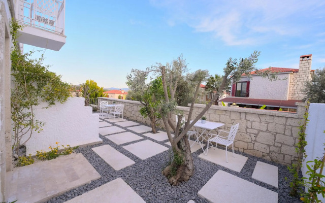 Peremere Alacati Hotel