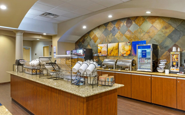 Comfort Inn & Suites Presidential - Downtown Little Rock