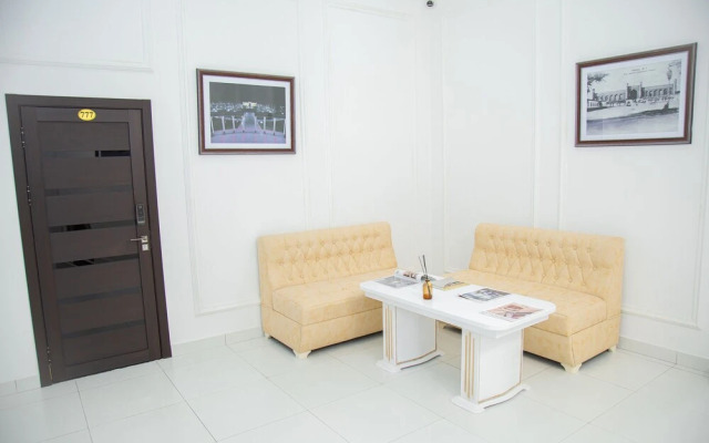 Lola Hotel