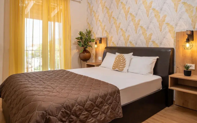 Diogenis House