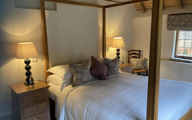 Old Downton Lodge