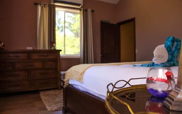 Rock Point Villas Vacations Rentals Sandy Bay, Roatan, Honduras.c.a