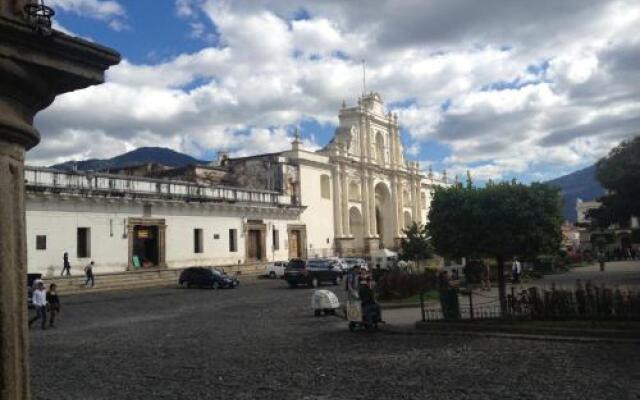 Hostel y Restaurante Casa Jacaranda