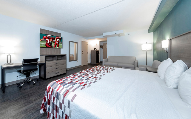 Red Roof Inn & Suites Wilmington - New Castle