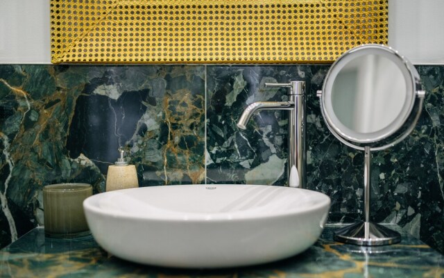 Central W Apartment and Rooms by DuHomes