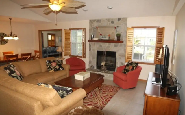 Blue Horizon 3 Bedroom Home by Redawning