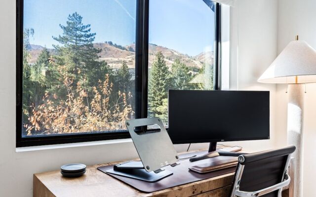 Classy Canyons Condo