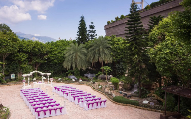 Noah's Ark Hotel & Resort