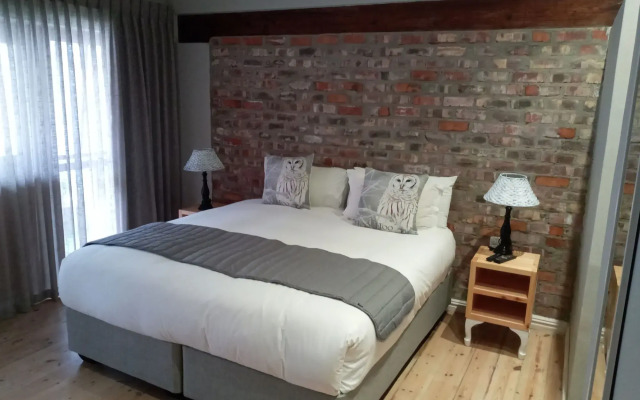 Two Fat Owls Guesthouse