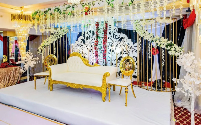 Nur Complex Hotel