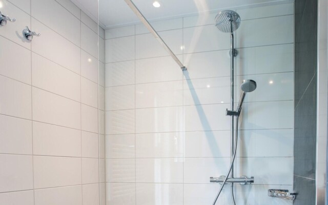 Stunning Home in Heinkenzand With Wifi and 3 Bedrooms