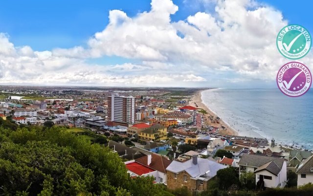 Surfs Up Studio Muizenberg Beachfront