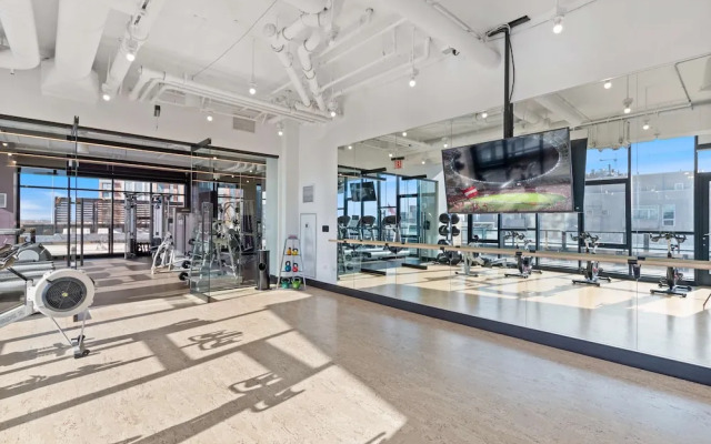 Luxury Penthouse 3BR Prime Location