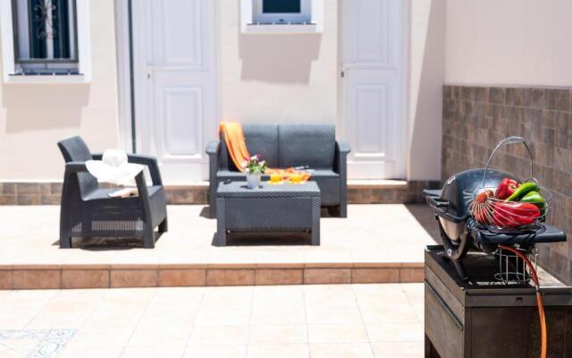 Beautiful VILLA Sahara, bbq, heated pool!