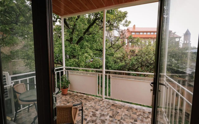 Guest house Evdoshvili St N5
