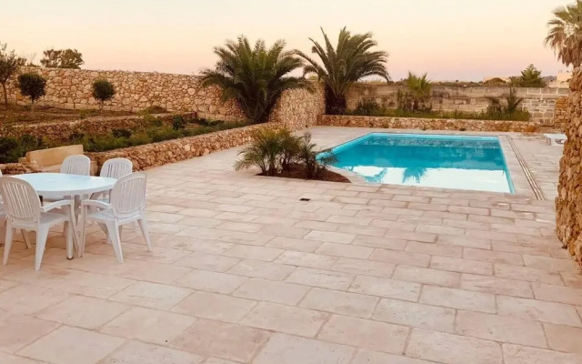 Farmhouse Villa in Gozo With Large Pool & Garden