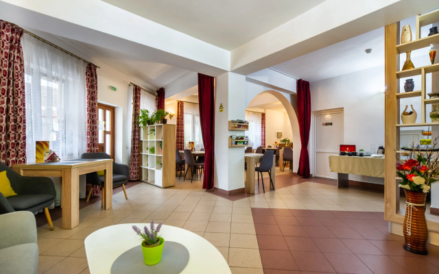 Long Street Hotel