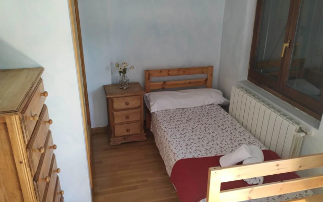 Chalet centro de escarrilla casa 7