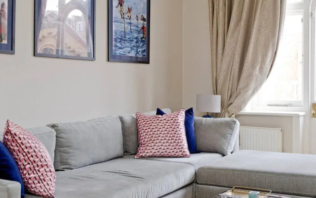 Luxurious 2-Bed Apt, 5 mins from Buckingham Palace