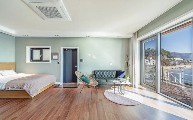 Namhae Lounge 32 Resort B