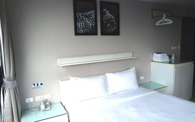 Serenotel Pattaya Beach Front