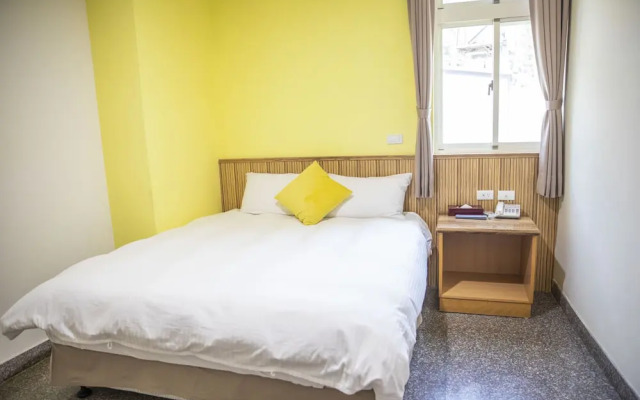 Holiday Hotel