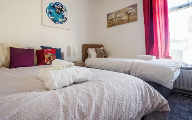 12 Cornwallis Lodge Family Room 2