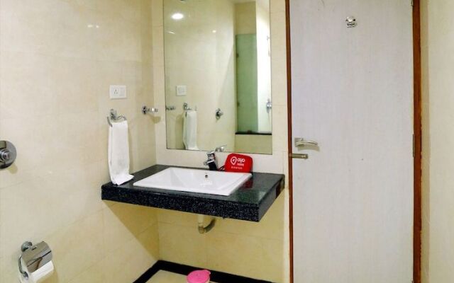 OYO 381 Hotel Sybaritic Suites Gachibowli