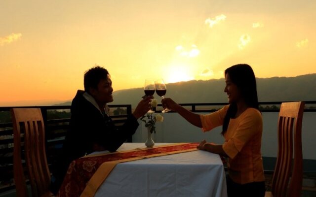 Inle Cherry Queen Hotel
