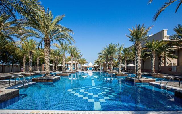 TAJ 5* Palm Jumeirah apartment with beach access